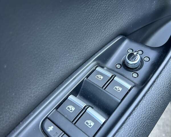 Серый Ауди Ку 7, объемом двигателя 3 л и пробегом 153 тыс. км за 28000 $, фото 18 на Automoto.ua