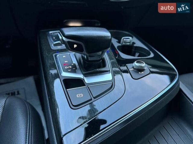 Сірий Ауді Ку 7, об'ємом двигуна 3 л та пробігом 216 тис. км за 21900 $, фото 39 на Automoto.ua