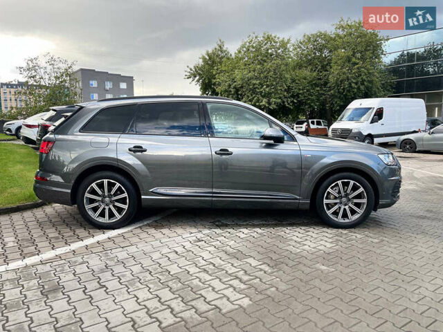 Серый Ауди Ку 7, объемом двигателя 3 л и пробегом 160 тыс. км за 40000 $, фото 1 на Automoto.ua