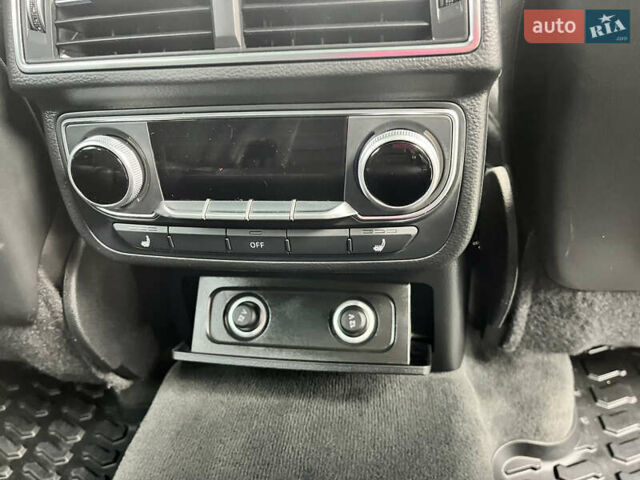 Сірий Ауді Ку 7, об'ємом двигуна 3 л та пробігом 137 тис. км за 35000 $, фото 48 на Automoto.ua