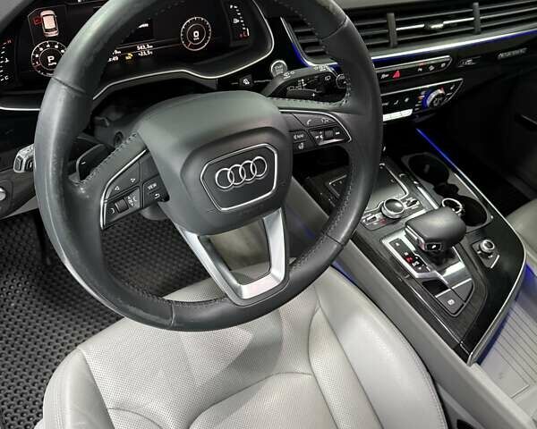 Сірий Ауді Ку 7, об'ємом двигуна 3 л та пробігом 207 тис. км за 29900 $, фото 19 на Automoto.ua