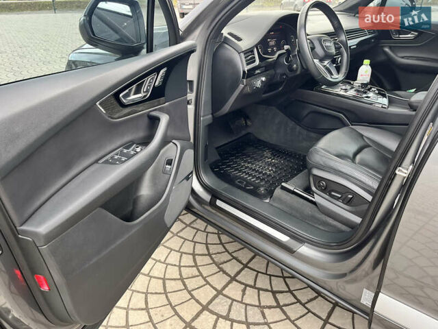 Сірий Ауді Ку 7, об'ємом двигуна 3 л та пробігом 137 тис. км за 35000 $, фото 60 на Automoto.ua