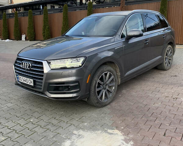 Серый Ауди Ку 7, объемом двигателя 3 л и пробегом 141 тыс. км за 35100 $, фото 4 на Automoto.ua