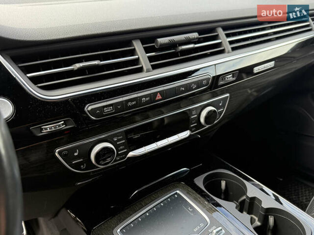 Серый Ауди Ку 7, объемом двигателя 3 л и пробегом 123 тыс. км за 33800 $, фото 23 на Automoto.ua