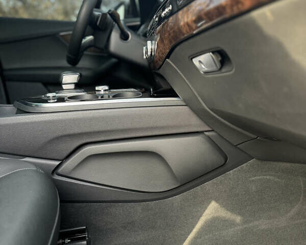 Серый Ауди Ку 7, объемом двигателя 3 л и пробегом 140 тыс. км за 28499 $, фото 41 на Automoto.ua