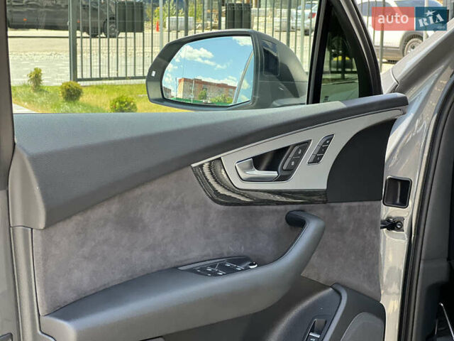 Сірий Ауді Ку 7, об'ємом двигуна 3 л та пробігом 247 тис. км за 36500 $, фото 24 на Automoto.ua