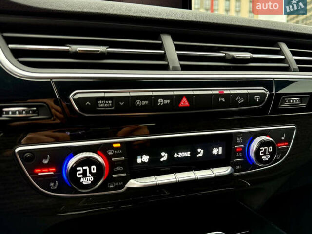 Серый Ауди Ку 7, объемом двигателя 3 л и пробегом 215 тыс. км за 25900 $, фото 30 на Automoto.ua