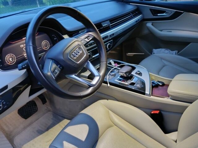Серый Ауди Ку 7, объемом двигателя 2 л и пробегом 44 тыс. км за 37000 $, фото 4 на Automoto.ua