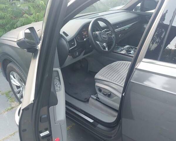 Серый Ауди Ку 7, объемом двигателя 3 л и пробегом 104 тыс. км за 27700 $, фото 2 на Automoto.ua