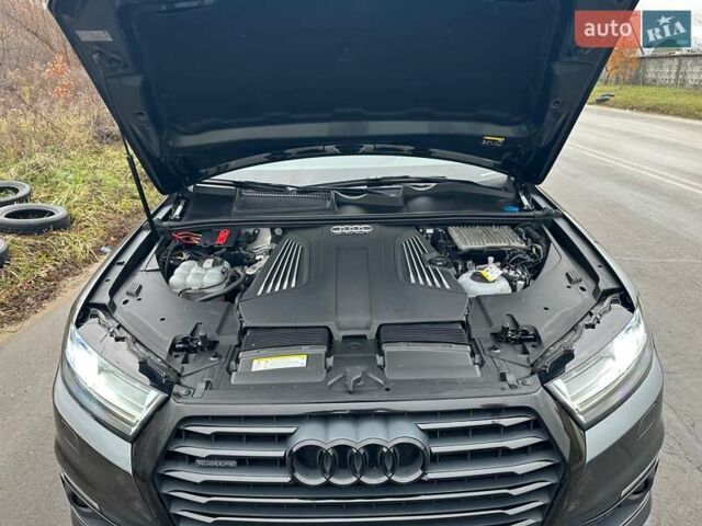 Серый Ауди Ку 7, объемом двигателя 3 л и пробегом 255 тыс. км за 38000 $, фото 40 на Automoto.ua