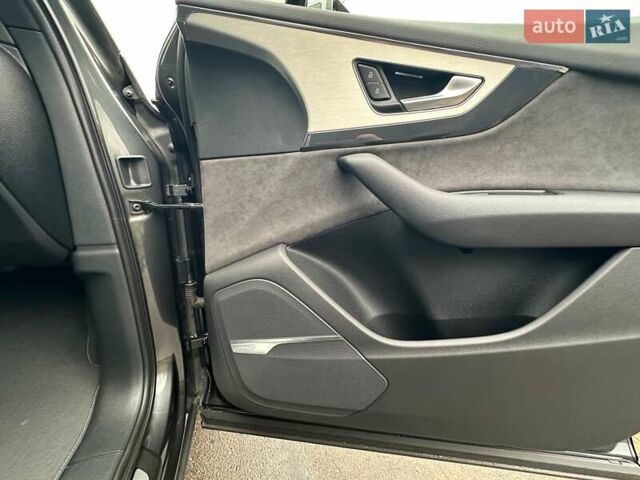 Серый Ауди Ку 7, объемом двигателя 3 л и пробегом 255 тыс. км за 38000 $, фото 26 на Automoto.ua