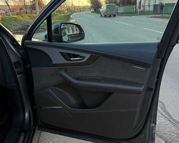 Серый Ауди Ку 7, объемом двигателя 3 л и пробегом 79 тыс. км за 48000 $, фото 21 на Automoto.ua