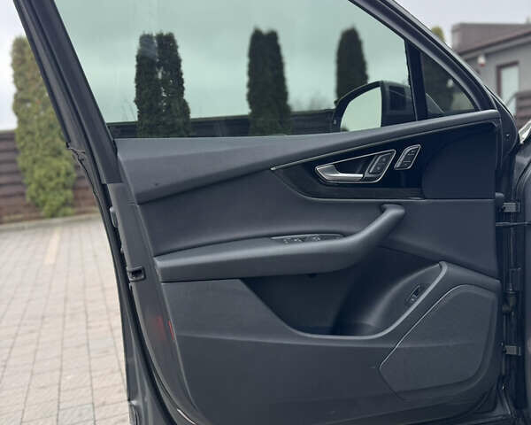 Серый Ауди Ку 7, объемом двигателя 3 л и пробегом 218 тыс. км за 25500 $, фото 28 на Automoto.ua