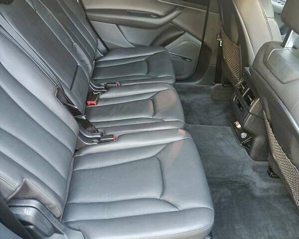 Серый Ауди Ку 7, объемом двигателя 3 л и пробегом 220 тыс. км за 23700 $, фото 6 на Automoto.ua