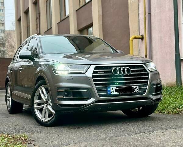 Серый Ауди Ку 7, объемом двигателя 3 л и пробегом 199 тыс. км за 31500 $, фото 3 на Automoto.ua