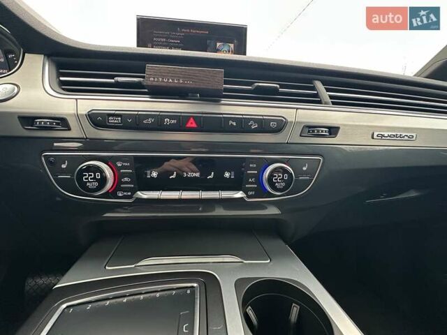 Серый Ауди Ку 7, объемом двигателя 3 л и пробегом 255 тыс. км за 38000 $, фото 31 на Automoto.ua