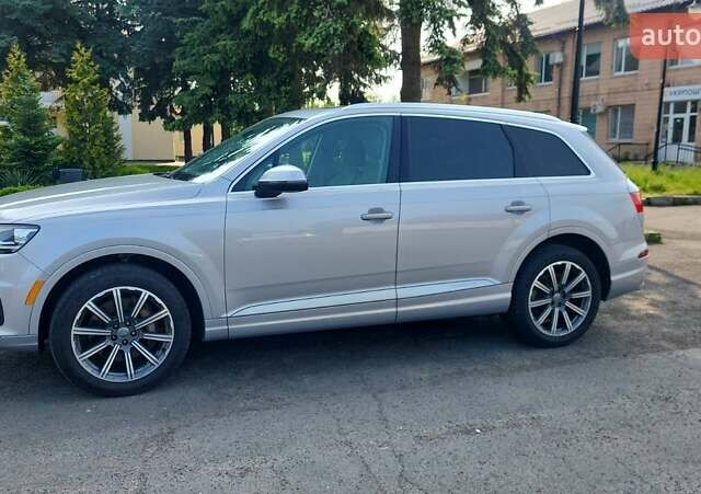 Серый Ауди Ку 7, объемом двигателя 3 л и пробегом 244 тыс. км за 22600 $, фото 1 на Automoto.ua