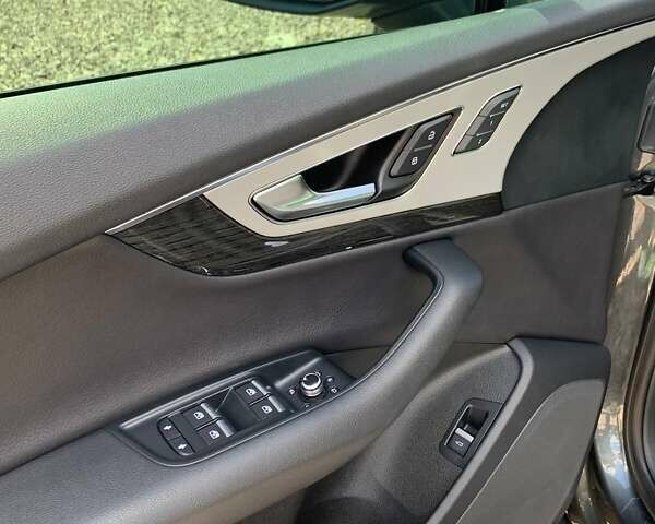 Серый Ауди Ку 7, объемом двигателя 3 л и пробегом 80 тыс. км за 33500 $, фото 10 на Automoto.ua