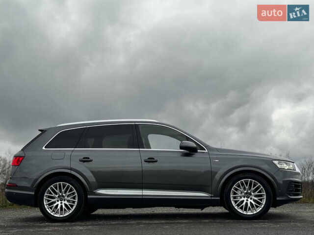Серый Ауди Ку 7, объемом двигателя 2.97 л и пробегом 207 тыс. км за 42000 $, фото 3 на Automoto.ua