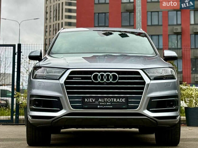 Серый Ауди Ку 7, объемом двигателя 3 л и пробегом 215 тыс. км за 25900 $, фото 2 на Automoto.ua