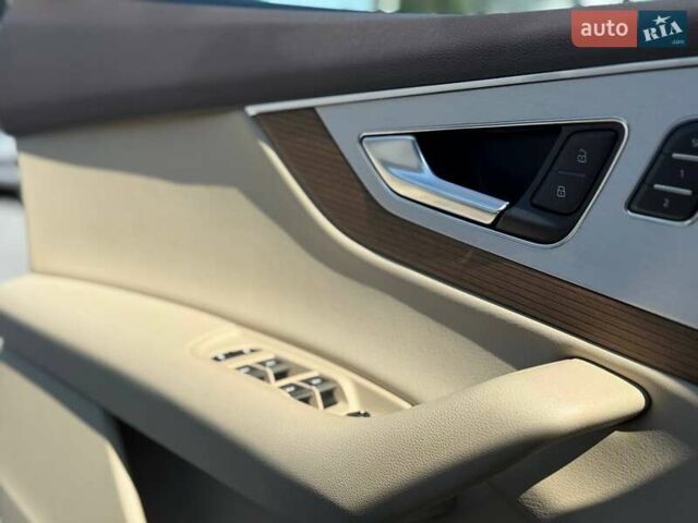 Серый Ауди Ку 7, объемом двигателя 3 л и пробегом 149 тыс. км за 27500 $, фото 28 на Automoto.ua