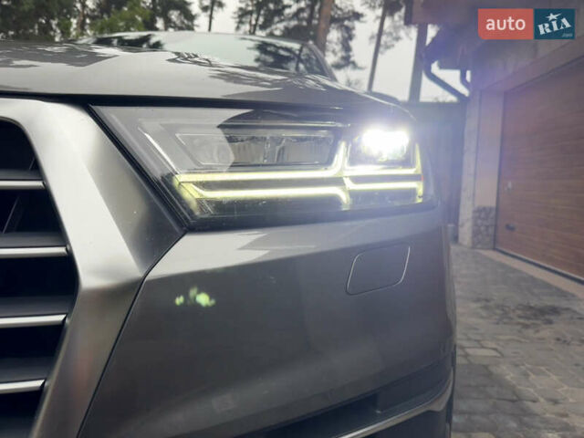 Сірий Ауді Ку 7, об'ємом двигуна 3 л та пробігом 194 тис. км за 23300 $, фото 4 на Automoto.ua