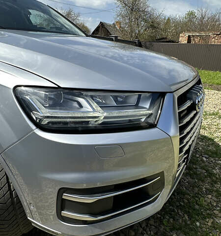 Серый Ауди Ку 7, объемом двигателя 1.98 л и пробегом 133 тыс. км за 25999 $, фото 5 на Automoto.ua