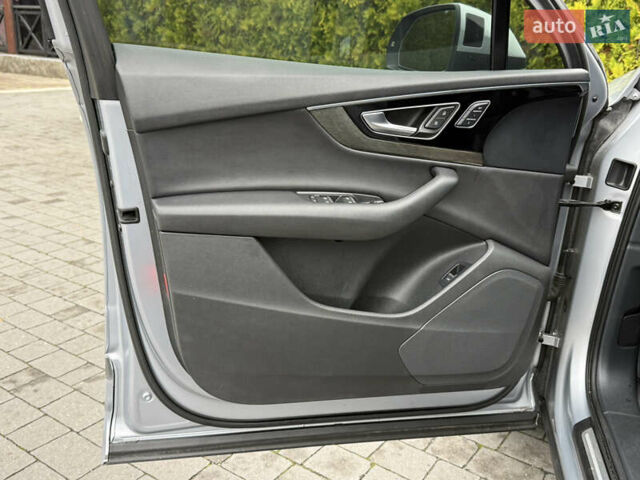 Серый Ауди Ку 7, объемом двигателя 3 л и пробегом 225 тыс. км за 22999 $, фото 59 на Automoto.ua