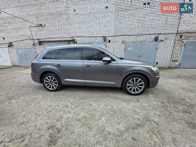 Серый Ауди Ку 7, объемом двигателя 3 л и пробегом 122 тыс. км за 35000 $, фото 3 на Automoto.ua