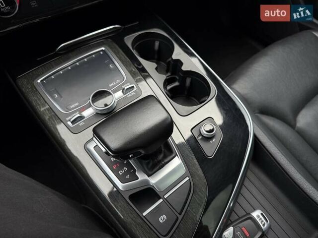 Серый Ауди Ку 7, объемом двигателя 3 л и пробегом 195 тыс. км за 21900 $, фото 43 на Automoto.ua