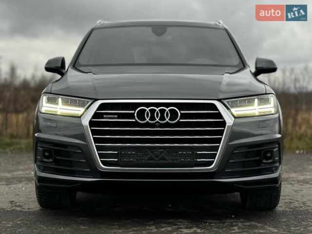 Серый Ауди Ку 7, объемом двигателя 2.97 л и пробегом 207 тыс. км за 42000 $, фото 1 на Automoto.ua