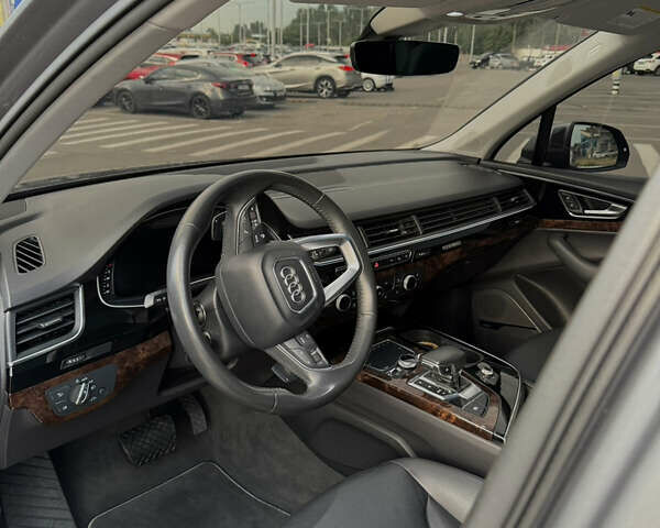 Ауди Ку 7 2017 в Днепре (Днепропетровске) на Automoto.ua Серый Ауди Ку 7, объемом двигателя 3 л и пробегом 140 тыс. км за 30500 $, фото 4 на Automoto.ua