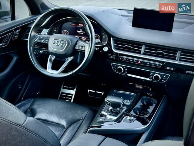 Сірий Ауді Ку 7, об'ємом двигуна 3 л та пробігом 190 тис. км за 27500 $, фото 48 на Automoto.ua