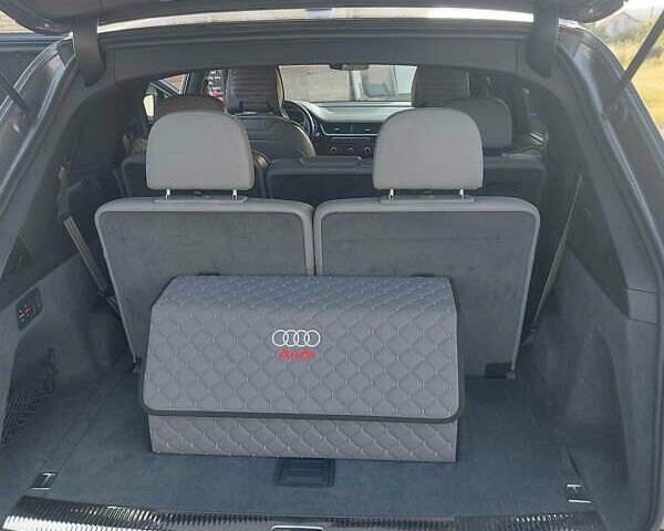 Серый Ауди Ку 7, объемом двигателя 3 л и пробегом 104 тыс. км за 27700 $, фото 3 на Automoto.ua