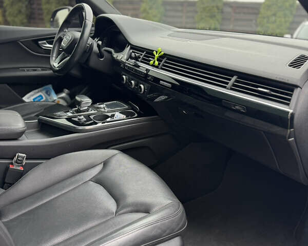 Серый Ауди Ку 7, объемом двигателя 3 л и пробегом 218 тыс. км за 25500 $, фото 25 на Automoto.ua