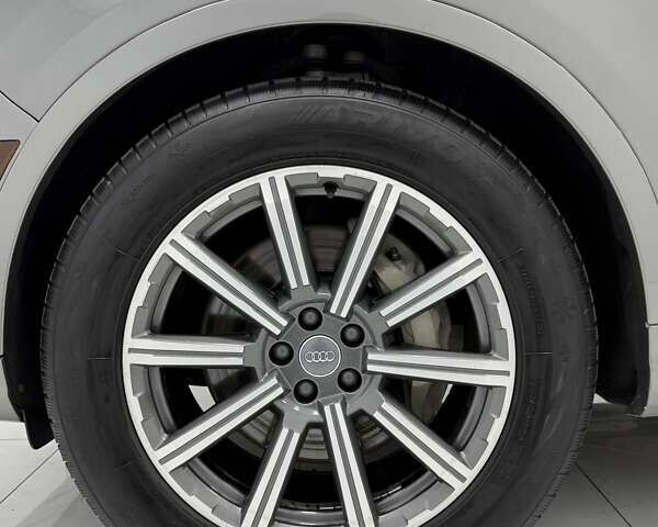 Сірий Ауді Ку 7, об'ємом двигуна 3 л та пробігом 207 тис. км за 29900 $, фото 18 на Automoto.ua