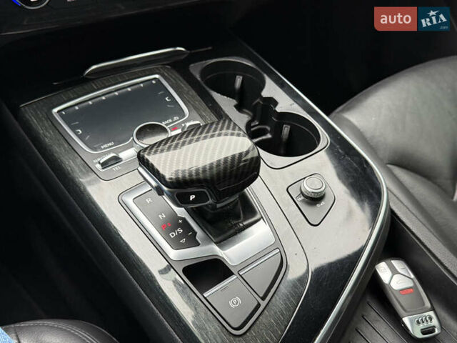 Серый Ауди Ку 7, объемом двигателя 3 л и пробегом 225 тыс. км за 22999 $, фото 72 на Automoto.ua