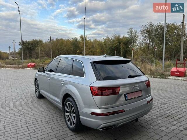 Ауди Ку 7 2017 в Верхнеднепровске на Automoto.ua Серый Ауди Ку 7, объемом двигателя 3 л и пробегом 215 тыс. км за 24999 $, фото 7 на Automoto.ua
