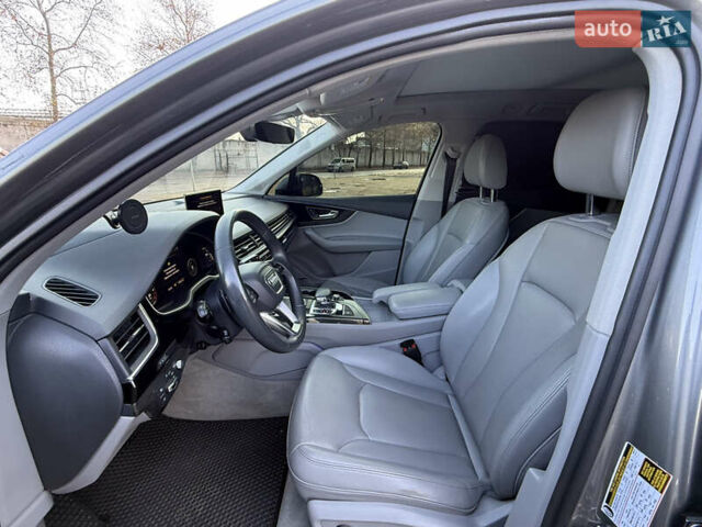 Сірий Ауді Ку 7, об'ємом двигуна 3 л та пробігом 206 тис. км за 26500 $, фото 33 на Automoto.ua