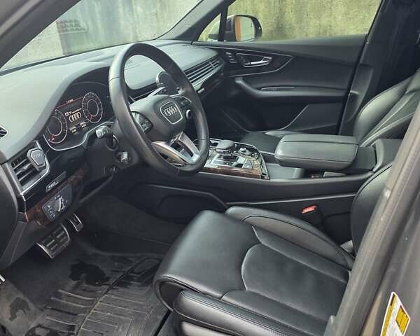Серый Ауди Ку 7, объемом двигателя 3 л и пробегом 122 тыс. км за 35000 $, фото 14 на Automoto.ua