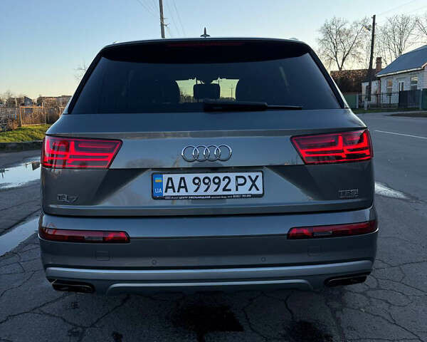 Серый Ауди Ку 7, объемом двигателя 3 л и пробегом 79 тыс. км за 48000 $, фото 6 на Automoto.ua