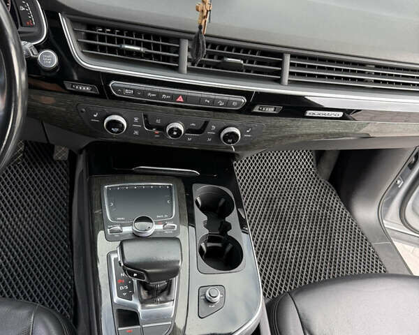 Сірий Ауді Ку 7, об'ємом двигуна 3 л та пробігом 162 тис. км за 28499 $, фото 36 на Automoto.ua