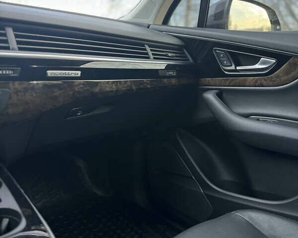 Серый Ауди Ку 7, объемом двигателя 3 л и пробегом 140 тыс. км за 28499 $, фото 48 на Automoto.ua