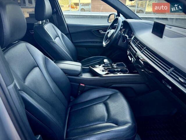 Серый Ауди Ку 7, объемом двигателя 3 л и пробегом 190 тыс. км за 26200 $, фото 46 на Automoto.ua