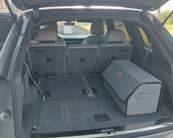 Серый Ауди Ку 7, объемом двигателя 3 л и пробегом 104 тыс. км за 27700 $, фото 4 на Automoto.ua