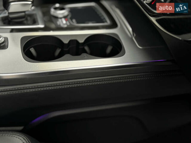 Серый Ауди Ку 7, объемом двигателя 2.97 л и пробегом 207 тыс. км за 42000 $, фото 62 на Automoto.ua