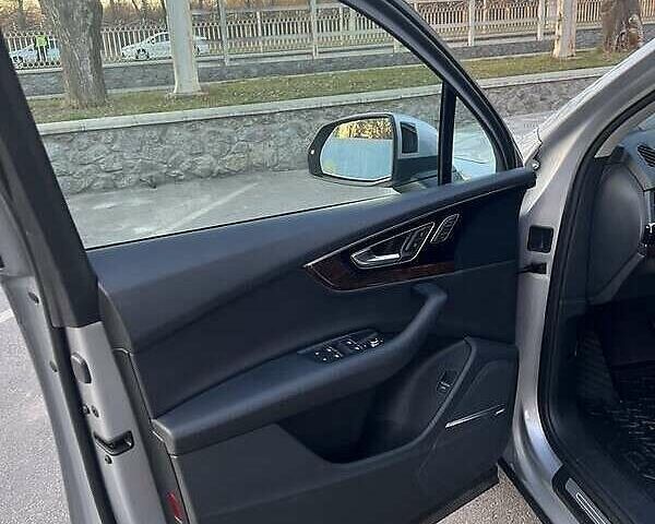 Сірий Ауді Ку 7, об'ємом двигуна 3 л та пробігом 89 тис. км за 28100 $, фото 7 на Automoto.ua