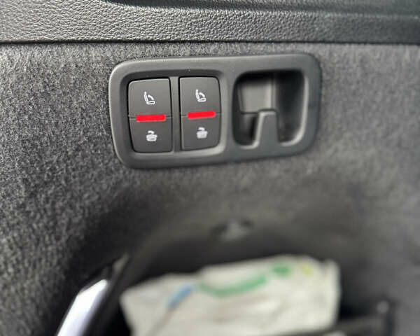 Серый Ауди Ку 7, объемом двигателя 2 л и пробегом 212 тыс. км за 29000 $, фото 21 на Automoto.ua