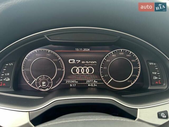 Серый Ауди Ку 7, объемом двигателя 3 л и пробегом 255 тыс. км за 38000 $, фото 39 на Automoto.ua