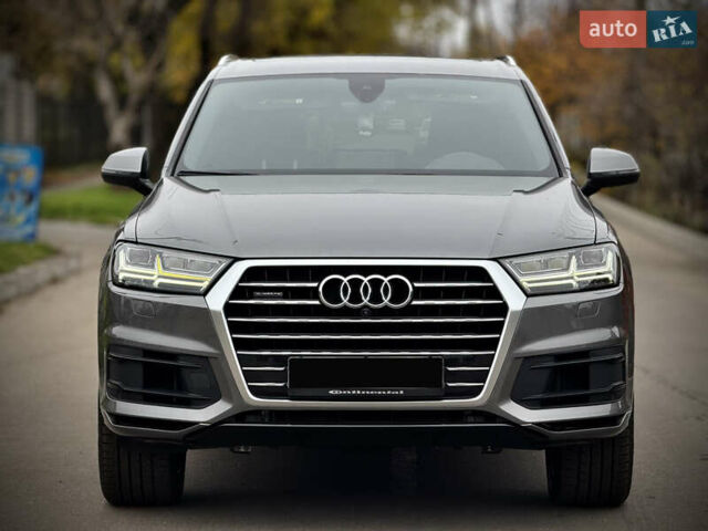 Серый Ауди Ку 7, объемом двигателя 3 л и пробегом 158 тыс. км за 27900 $, фото 2 на Automoto.ua
